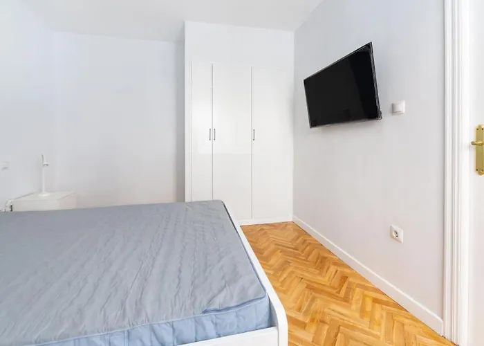 3 Bedrooms 2 Bathrooms Furnished - Sol - Bright - Mintystay